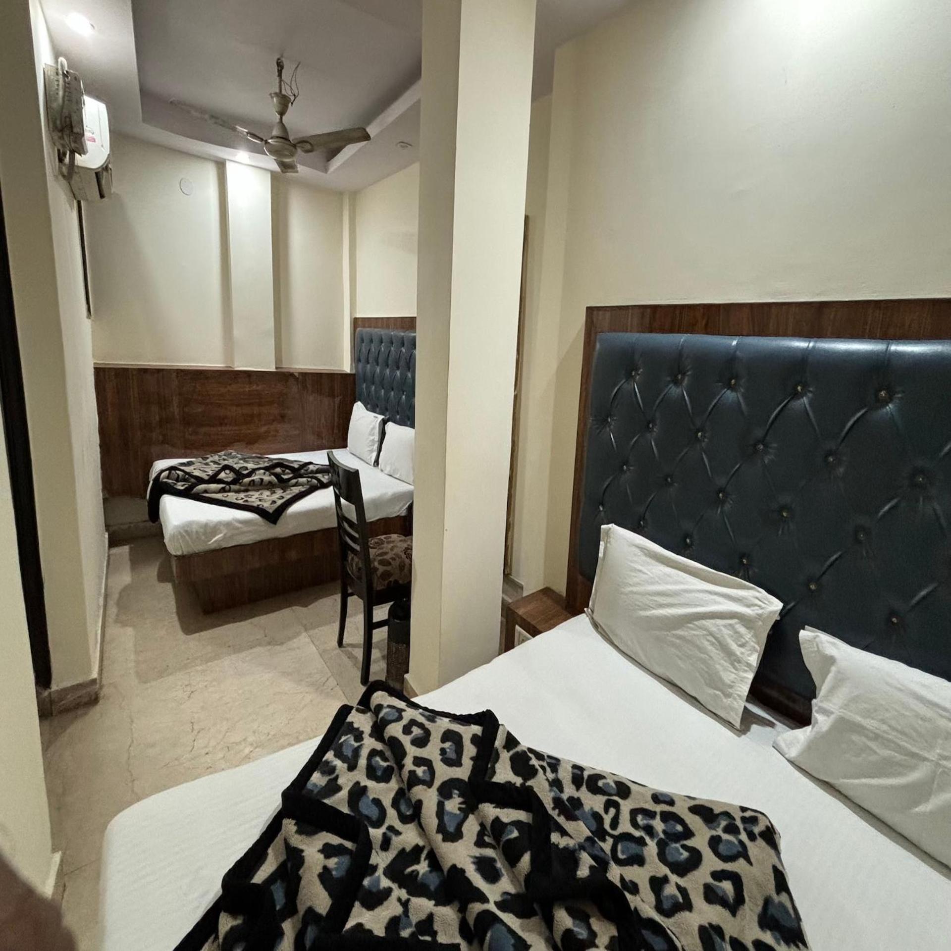 Hotel Pk International Near By New Delhi Station I Couple Friendly Номер фото